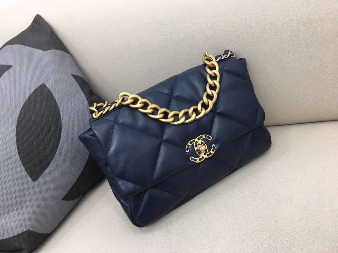 Lambskin 19 Large Handbag Flap Bag AS1161 Dark Blue